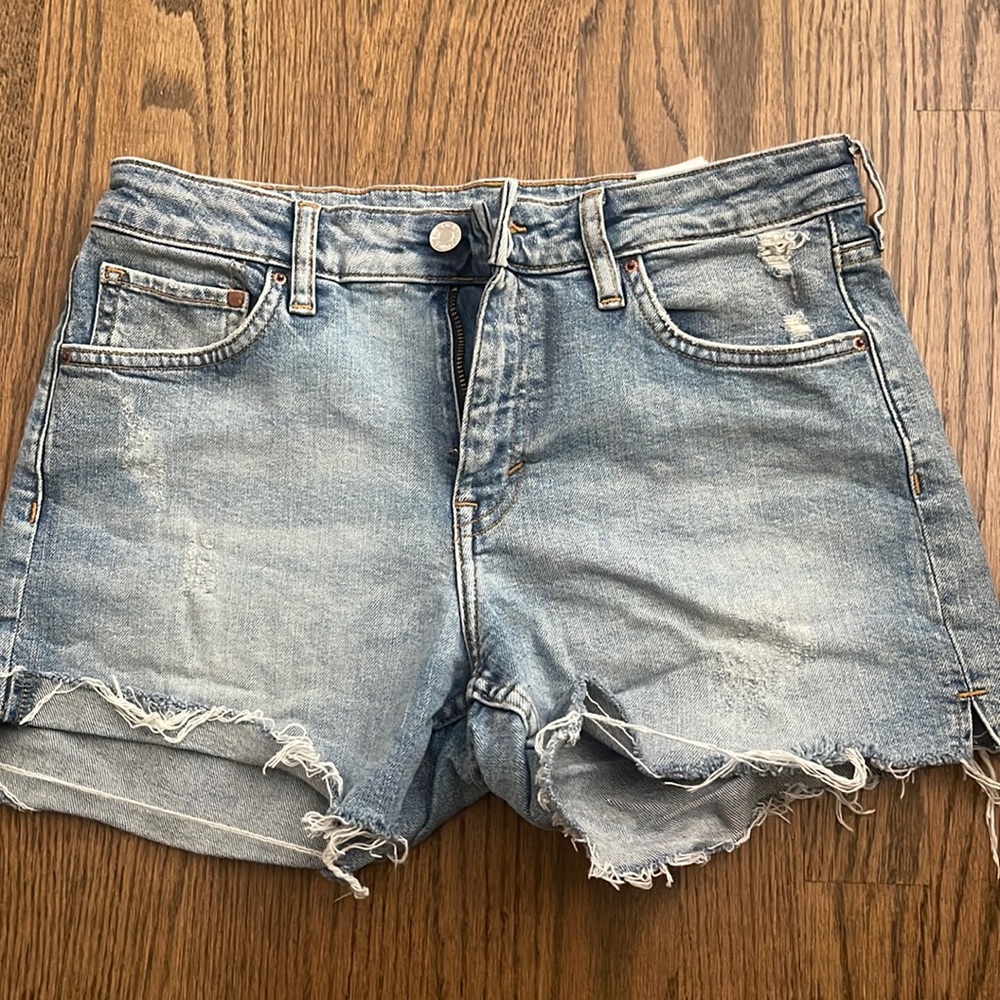 Denim shorts in mint condition. Worn only a few times!